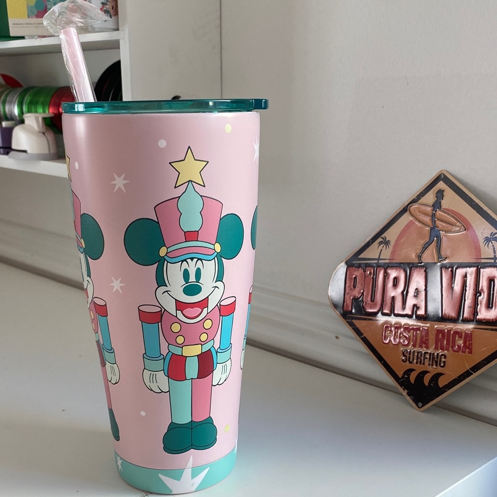 🩷💚NEW Disney Pink and Teal Mickey Mouse Tumbler💚🩷